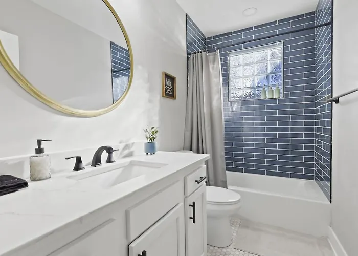 Massive Downtown With Hot Tub * Columbus